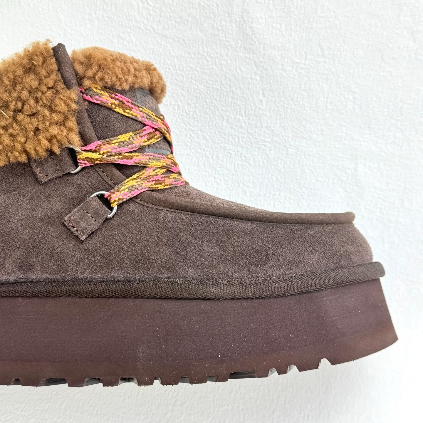 Self-pickup 💰560 Ugg Fukala lace-up boots 3954 The official website's main recommendation. A must-have for Maillard in autumn and winter. Every color matches well. The shape is super positive. The soles are increased by 3.8cm. Perfectly modifying the leg shape. Simple and elegant style. Must be arranged! size：35-40